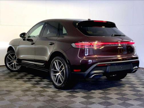 Copper Ruby Metallic 2024 Porsche Macan Macan