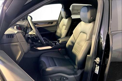 2025 Porsche Cayenne GTS