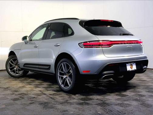 2026 Porsche Macan AWD