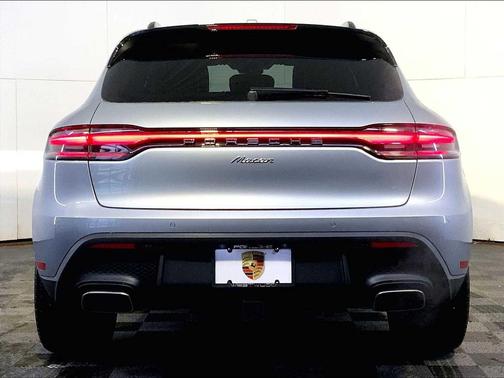 2026 Porsche Macan AWD