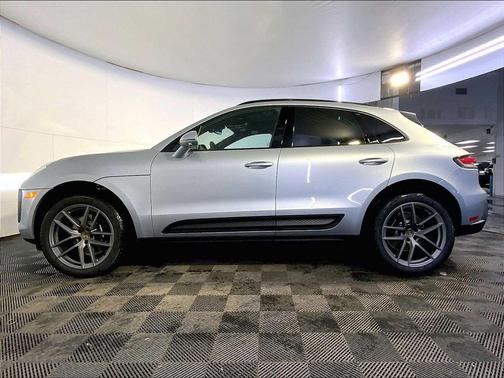 2026 Porsche Macan AWD