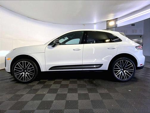 2026 Porsche Macan AWD