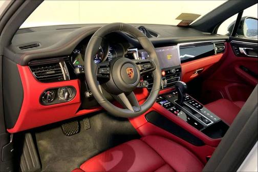 2026 Porsche Macan AWD