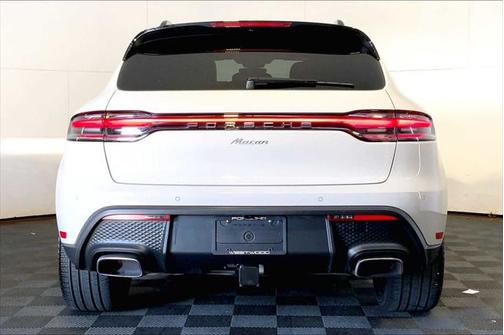 2025 Porsche Macan Base