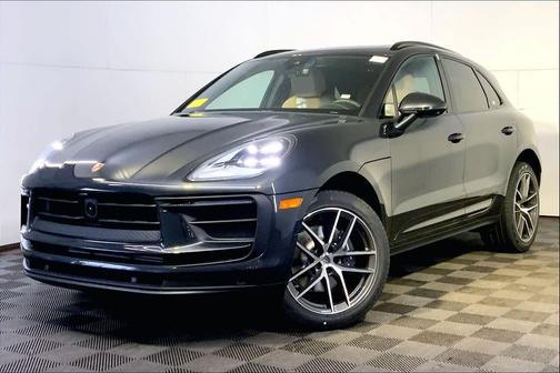 2026 Porsche Macan AWD