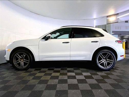 2019 Porsche Macan Macan