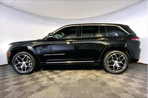 2022 Jeep Grand Cherokee Summit