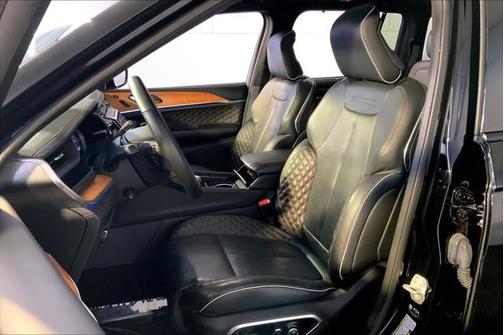 2022 Jeep Grand Cherokee Summit