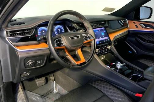 2022 Jeep Grand Cherokee Summit
