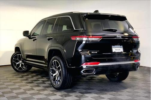 2022 Jeep Grand Cherokee Summit
