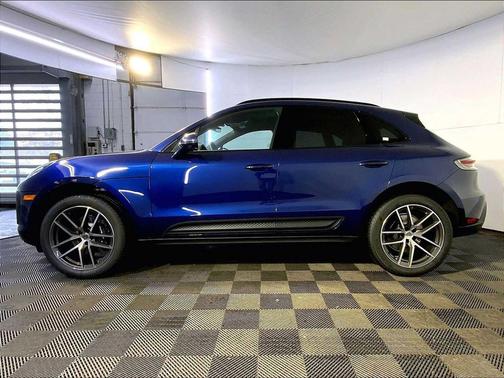 2026 Porsche Macan AWD