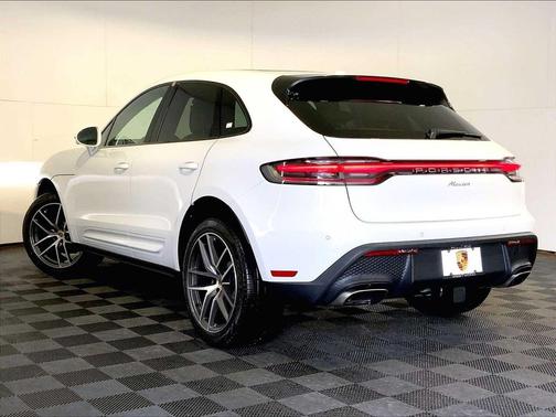 2026 Porsche Macan 