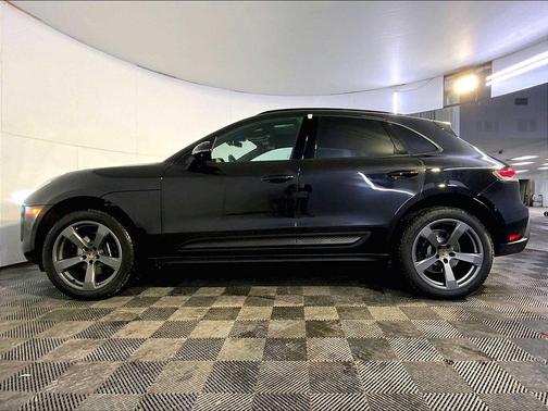 2026 Porsche Macan AWD