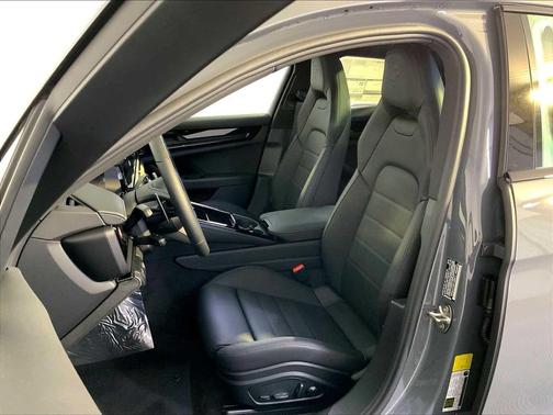 2026 Porsche Panamera 4