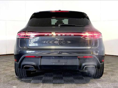 2024 Porsche Macan 