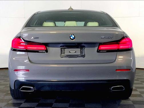 Bernina Grey Amber Effect Metallic 2021 BMW 540 xDrive