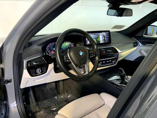 Bernina Grey Amber Effect Metallic 2021 BMW 540 xDrive