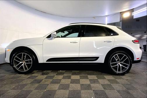 2026 Porsche Macan AWD