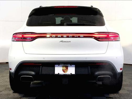 2026 Porsche Macan AWD