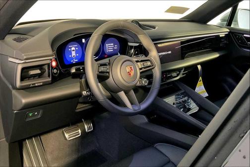 2025 Porsche Macan 4S