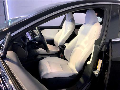2020 Tesla Model S Long Range Plus