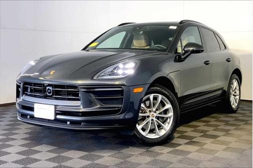 2025 Porsche Macan Base
