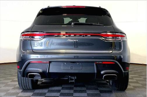 2025 Porsche Macan Base