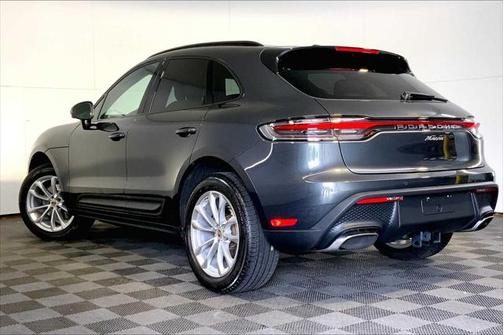 2025 Porsche Macan Base