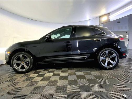 2026 Porsche Macan AWD