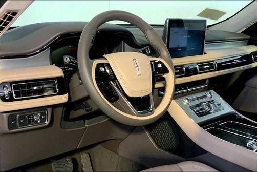 2022 Lincoln Aviator Standard AWD