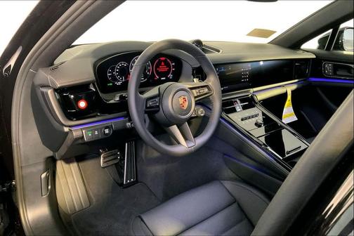 2026 Porsche Panamera 4