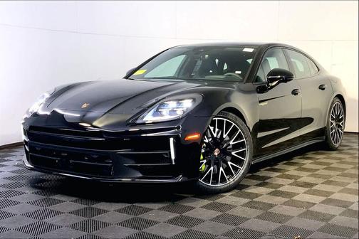 2026 Porsche Panamera 4