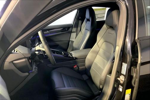 2026 Porsche Panamera 4