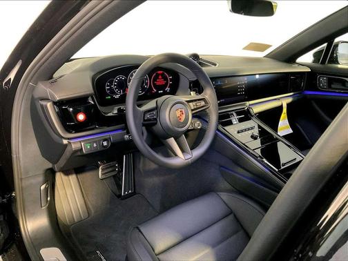 2026 Porsche Panamera 4
