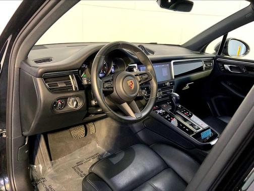 2023 Porsche Macan T