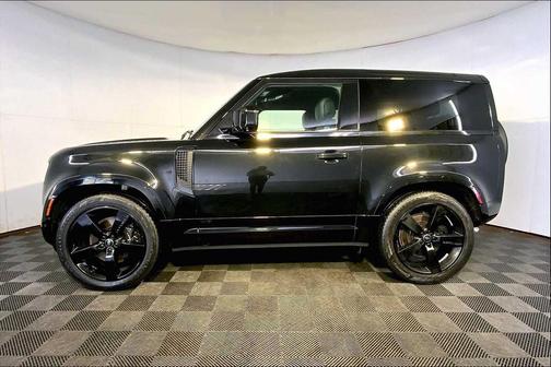 2023 Land Rover Defender V8