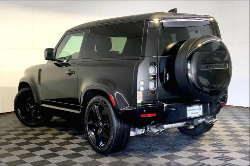 2023 Land Rover Defender V8