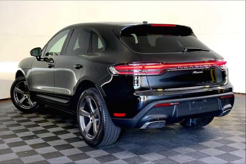 2025 Porsche Macan AWD