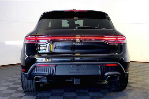 2025 Porsche Macan AWD