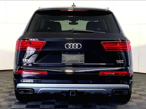 Graphite Gray Metallic 2018 Audi Q7 3.0T Premium Plus