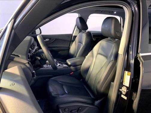 Graphite Gray Metallic 2018 Audi Q7 3.0T Premium Plus