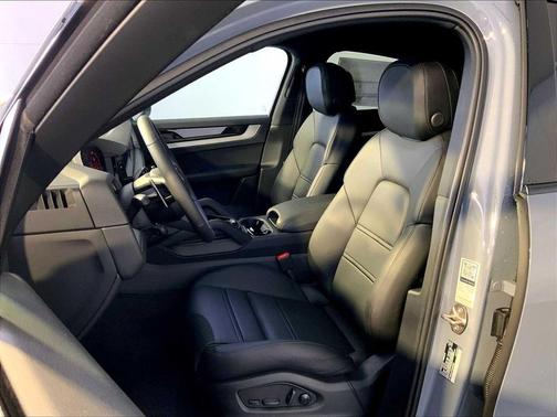 U0/Arctic Grey 2026 Porsche Cayenne Cayenne