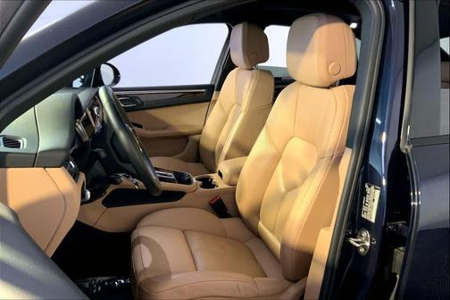 2022 Porsche Macan 