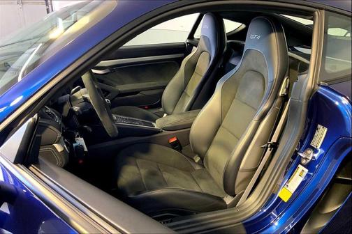 2022 Porsche 718 Cayman GT4