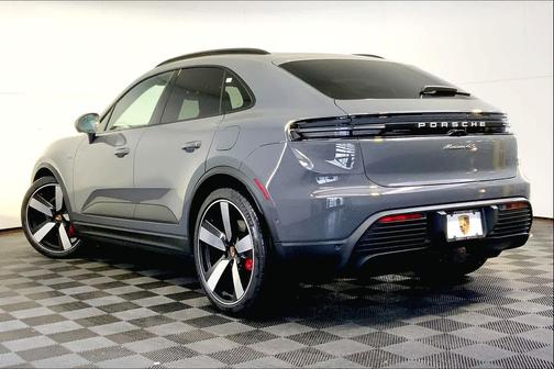 2025 Porsche Macan 4S