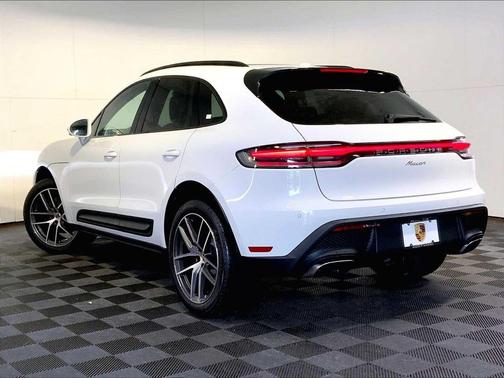 2026 Porsche Macan 