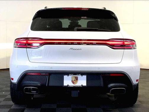 2026 Porsche Macan 