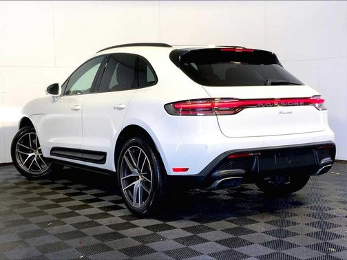 2026 Porsche Macan Macan