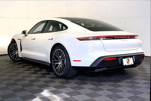 2025 Porsche Taycan 4