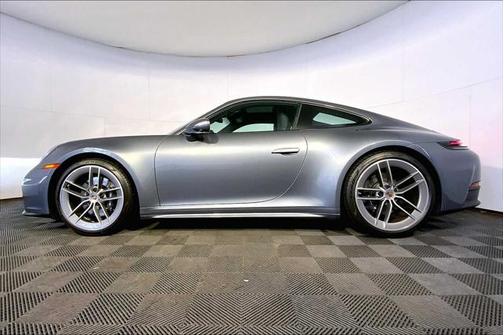 2025 Porsche 911 Carrera